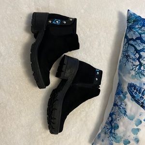Black boots, size 5.5